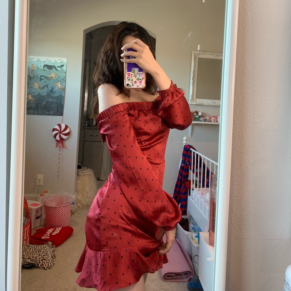 Offshoulder Dress